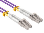 In practical applications, what is the transmission speed of OM4 Kable fiber optik?